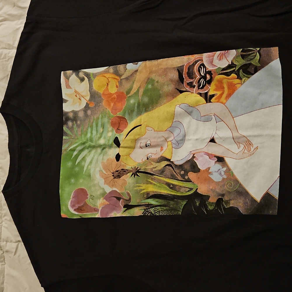 NWOT Alice tshirt L